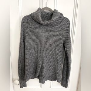 Banana Republic Grey Wool Knit Sweater - M